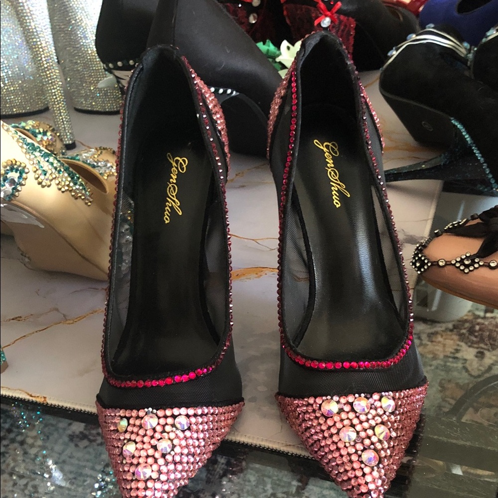 nomi Black Pumps with Pink Crystal Pointed Toes